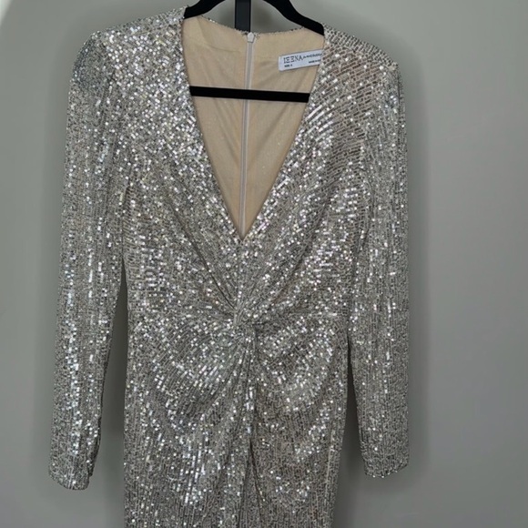 Ienna For Mac Duggal long-sleeved silver sequined dress, size 6 - Picture 5 of 11